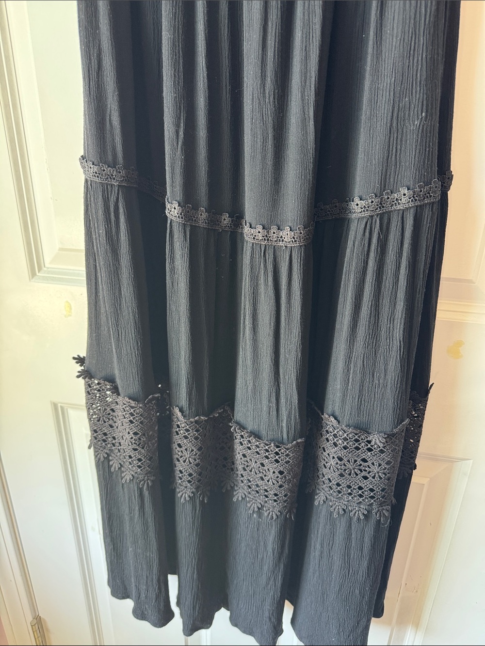 Elegant Black Strapless Maxi Dress with Crochet Panels - Picture 4 of 5